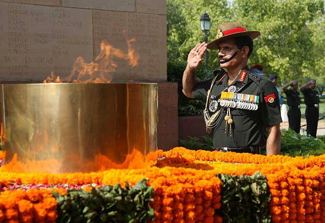 प्रथम विश्वयुद्ध के दौरान, शहीद हुए भारतीय सेना के दो सैनिकों का अंतिम संस्कार समारोह फ्रांस के ला जार्ज, सैन्य कब्रिस्तान में 12 नवम्बर को मनाया जाएगा