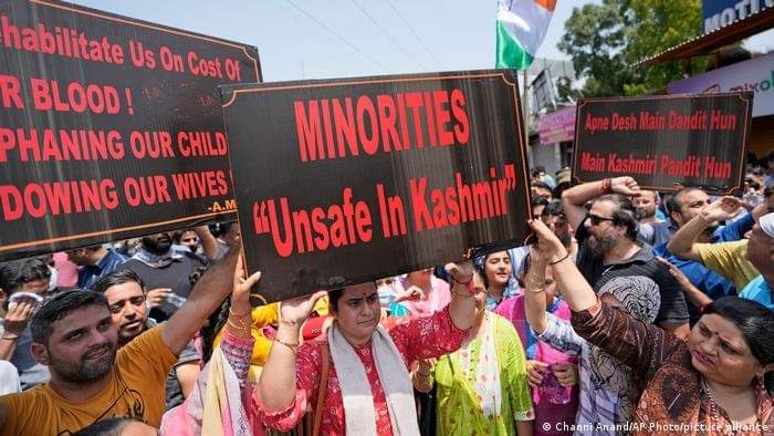 कश्मीर के साथ छल के तीन साल