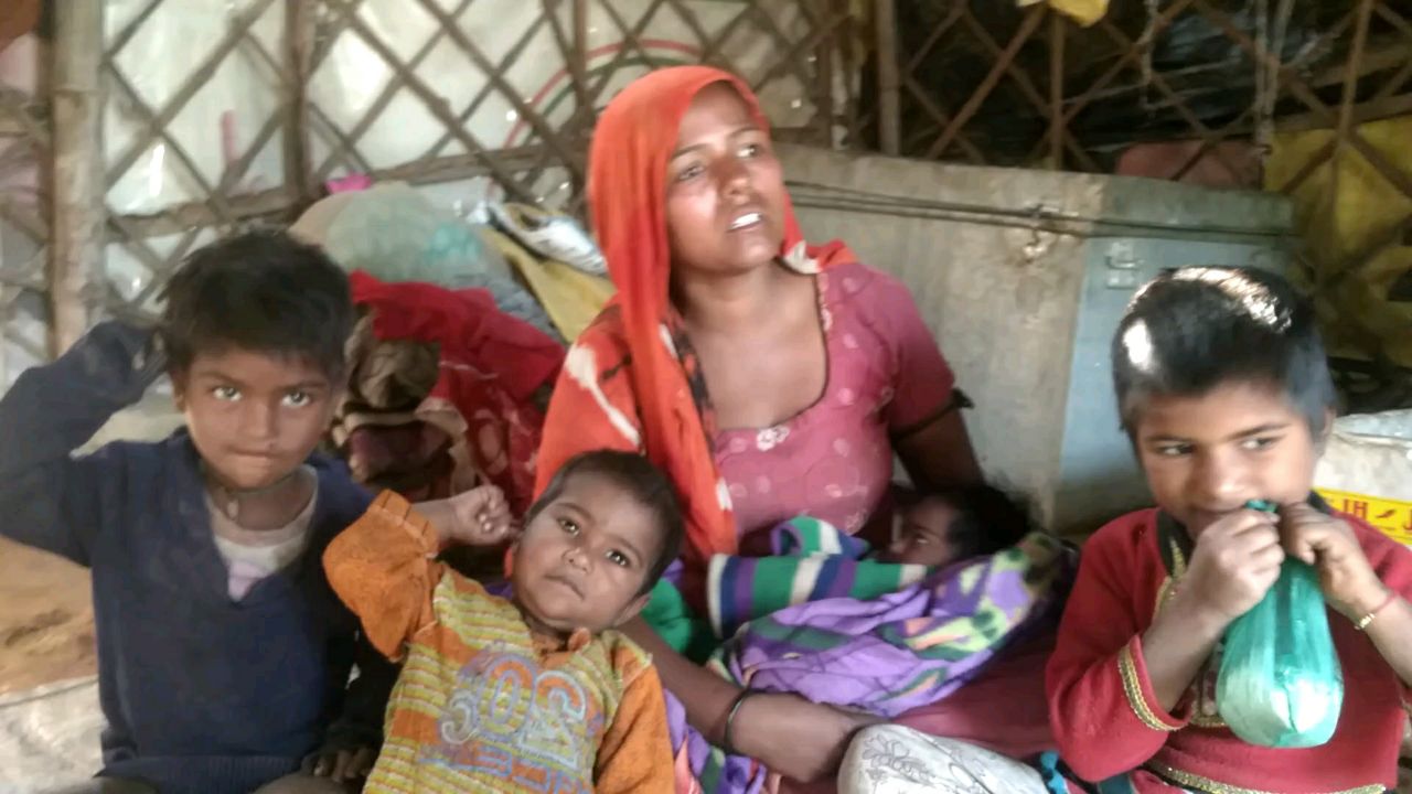 लखनऊ में तीन दिनों से भूखे है चार बच्चे और मां